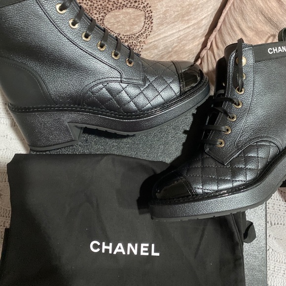 100% Auth NIB 2021 Chanel Calfskin Pear CC Combat Boot CAVIAR 36 EUR sz US 6 - Picture 2 of 8